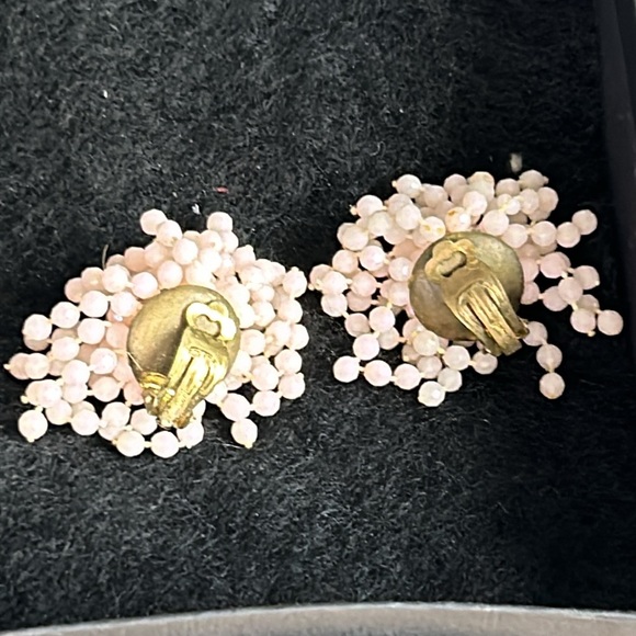 Vintage Cluster Faux Pearl Clip On Earrings - Picture 2 of 4